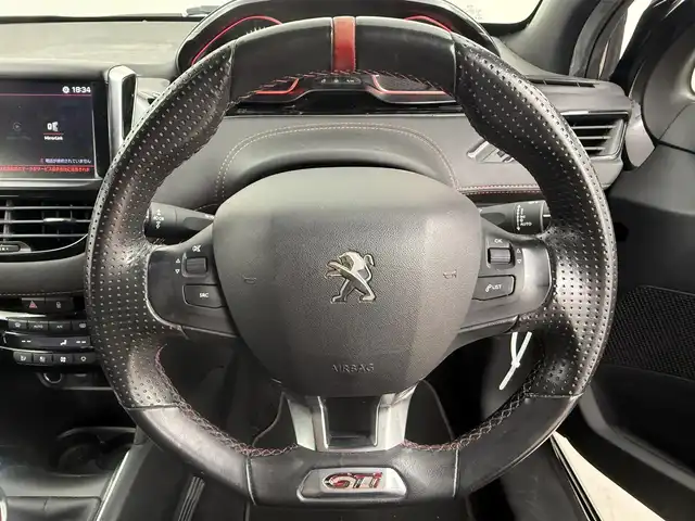 プジョー ２０８ GTi 愛知県 2018(平30)年 4.9万km ペルラネラブラック ターボ/純正7型メモリナビ/ハーフレザーシート　/ＥＴＣ　/クルーズコントロール　/コーナーセンサー　/ＬＥＤヘッドライト　/横滑り防止装置　/カーテンエアバッグ　/フロアマット　/純正１７インチＡＷ