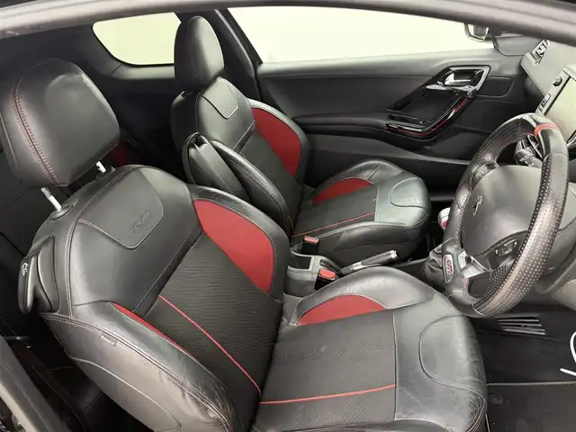 プジョー ２０８ GTi 愛知県 2018(平30)年 4.9万km ペルラネラブラック ターボ/純正7型メモリナビ/ハーフレザーシート　/ＥＴＣ　/クルーズコントロール　/コーナーセンサー　/ＬＥＤヘッドライト　/横滑り防止装置　/カーテンエアバッグ　/フロアマット　/純正１７インチＡＷ
