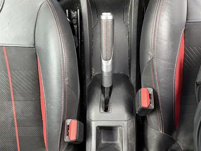 プジョー ２０８ GTi 愛知県 2018(平30)年 4.9万km ペルラネラブラック ターボ/純正7型メモリナビ/ハーフレザーシート　/ＥＴＣ　/クルーズコントロール　/コーナーセンサー　/ＬＥＤヘッドライト　/横滑り防止装置　/カーテンエアバッグ　/フロアマット　/純正１７インチＡＷ