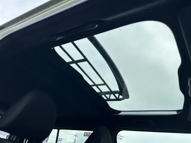 ダイハツ タフト G クロムベンチャー 奈良県 2023(令5)年 1.2万km フォレストカーキメタリック ガラスルーフ　/ディスプレイオーディオ　/ルーフラック　/アラウンドビューモニター　/ＥＴＣ /革巻きステアリング /ブレーキホールド /電子パーキング /クリアランスソナー /LEDヘッドライト /前席シートヒーター