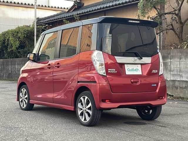 日産 デイズ ルークス ハイウェイスターX Gパッケージ 福井県 2016(平28)年 10万km スパークリングレッド/ブラック 純正メモリナビゲーション/（CD/DVDS/BT）/フルセグテレビ/アラウンドビューモニター/エマージェンシーブレーキ/純正15インチアルミホイール/HIDヘッドライト/フォグランプ/リアサーキュレーター/両側電動スライドドア/ETC/ステアリングリモコン/プッシュスタート/スマートキー/保証書/取扱説明書