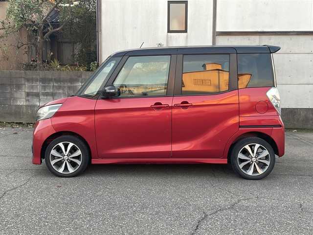 日産 デイズ ルークス ハイウェイスターX Gパッケージ 福井県 2016(平28)年 10万km スパークリングレッド/ブラック 純正メモリナビゲーション/（CD/DVDS/BT）/フルセグテレビ/アラウンドビューモニター/エマージェンシーブレーキ/純正15インチアルミホイール/HIDヘッドライト/フォグランプ/リアサーキュレーター/両側電動スライドドア/ETC/ステアリングリモコン/プッシュスタート/スマートキー/保証書/取扱説明書