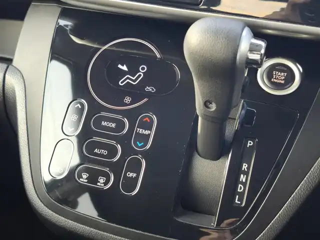 日産 デイズ ルークス ハイウェイスターX Gパッケージ 熊本県 2016(平28)年 10万km スパークリングレッド/ブラック 純正ナビ/【フルセグTV/Bluetooth/CD/DVD】/全周囲/バックカメラ/両側パワースライドドア/衝突軽減防止装置/オートライト/ウィンカーミラー/革巻きステアリング/ステアリングスイッチ/純正15インチAW/プッシュスタート/スマートキー/ETC/純正フロアマット/ベンチシート/アイドリングストップ/横滑り防止装置