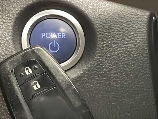 トヨタ カローラ スポーツ ハイブリッドG Z 三重県 2019(令1)年 2.5万km アティチュードブラックマイカ 社外7型ナビ（CNーRE０５WD）/バックカメラ/プリクラッシュセーフティ/レーンディパーチャーアラート/レーダークルーズコントロール/オートハイビーム/クリアランスソナー/LEDヘッドライト/純正フロアマット/ビルトインETC