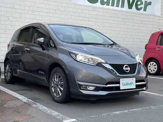 日産 ノート e－パワー メダリスト 静岡県 2019(令1)年 2.6万km ダークメタルグレー /純正ナビ/地デジTV//純正CD/DVD/Bluetooth//バック/アラウンドビューモニター//エマージェンシーブレーキ//ＬＥＤヘッドライト//社外15インチＡＷ//オートライト
