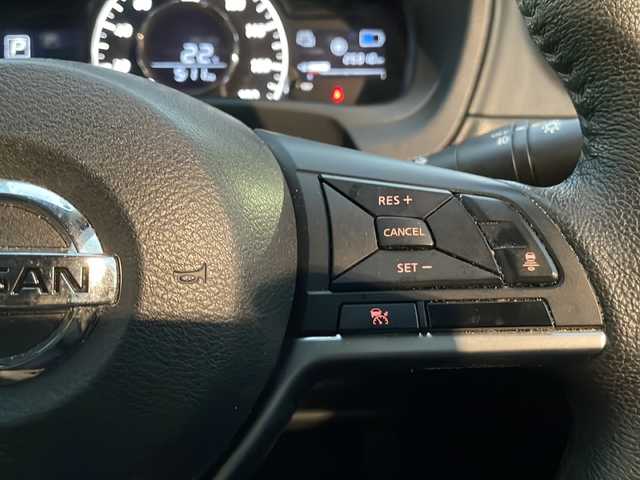 日産 ノート e－パワー メダリスト 静岡県 2019(令1)年 2.6万km ダークメタルグレー /純正ナビ/地デジTV//純正CD/DVD/Bluetooth//バック/アラウンドビューモニター//エマージェンシーブレーキ//ＬＥＤヘッドライト//社外15インチＡＷ//オートライト