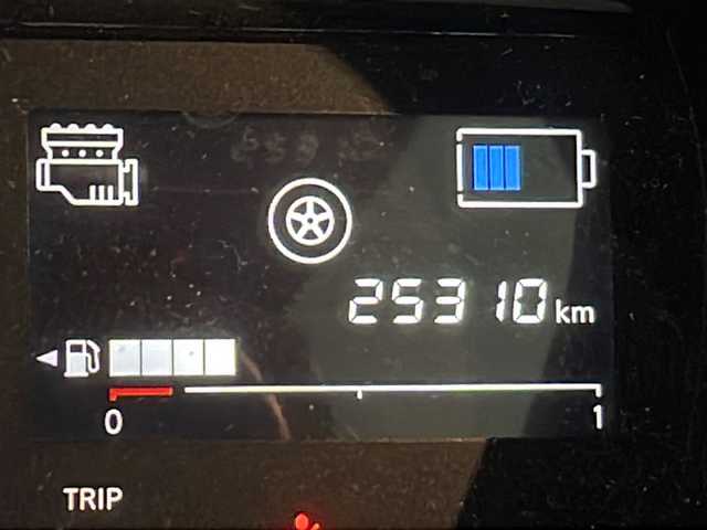 日産 ノート e－パワー メダリスト 静岡県 2019(令1)年 2.6万km ダークメタルグレー /純正ナビ/地デジTV//純正CD/DVD/Bluetooth//バック/アラウンドビューモニター//エマージェンシーブレーキ//ＬＥＤヘッドライト//社外15インチＡＷ//オートライト