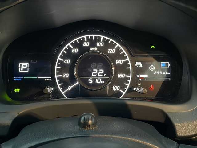 日産 ノート e－パワー メダリスト 静岡県 2019(令1)年 2.6万km ダークメタルグレー /純正ナビ/地デジTV//純正CD/DVD/Bluetooth//バック/アラウンドビューモニター//エマージェンシーブレーキ//ＬＥＤヘッドライト//社外15インチＡＷ//オートライト