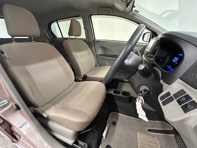 ダイハツ ミラ イース X メモリアルエディション 静岡県 2012(平24)年 9.5万km ライトローズマイカメタリック 社外7型ナビ　AVN119M/（ラジオ/CD/ワンセグ/iPod）/アイドリングストップ/ETC/純正14インチアルミホイール/ハロゲンヘッドライト/盗難防止装置/ドアバイザー/電動格納ミラー/ISOFIX/スペアキー/リモコンキー/ダブルエアバック