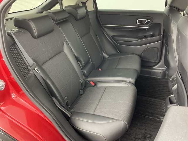 ホンダ ヴェゼル ハイブリッド e:HEV Z 道央・札幌 2021(令3)年 1.2万km プレミアムクリスタルレッドM ・4WD/・寒冷地仕様/・純正ナビ&BT&TV&USB/・バックカメラ/・パワーバックドア/・Honda　SENSING/・レーダークルーズコントロール/・ブラインドスポットモニター/・ハーフレザー/・前席シートヒーター/・ステアリングヒーター/・ドアミラーヒーター/・ビルトインETC2.0/・ワイヤレス充電/・LEDヘッドライト/・オートライト/・スマートキー/・スペアキー/・純正18インチAW/・純正AW付スタッドレス積載