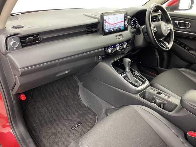 ホンダ ヴェゼル ハイブリッド e:HEV Z 道央・札幌 2021(令3)年 1.2万km プレミアムクリスタルレッドM ・4WD/・寒冷地仕様/・純正ナビ&BT&TV&USB/・バックカメラ/・パワーバックドア/・Honda　SENSING/・レーダークルーズコントロール/・ブラインドスポットモニター/・ハーフレザー/・前席シートヒーター/・ステアリングヒーター/・ドアミラーヒーター/・ビルトインETC2.0/・ワイヤレス充電/・LEDヘッドライト/・オートライト/・スマートキー/・スペアキー/・純正18インチAW/・純正AW付スタッドレス積載