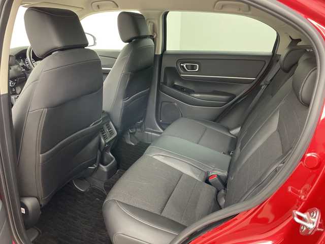 ホンダ ヴェゼル ハイブリッド e:HEV Z 道央・札幌 2021(令3)年 1.2万km プレミアムクリスタルレッドM ・4WD/・寒冷地仕様/・純正ナビ&BT&TV&USB/・バックカメラ/・パワーバックドア/・Honda　SENSING/・レーダークルーズコントロール/・ブラインドスポットモニター/・ハーフレザー/・前席シートヒーター/・ステアリングヒーター/・ドアミラーヒーター/・ビルトインETC2.0/・ワイヤレス充電/・LEDヘッドライト/・オートライト/・スマートキー/・スペアキー/・純正18インチAW/・純正AW付スタッドレス積載