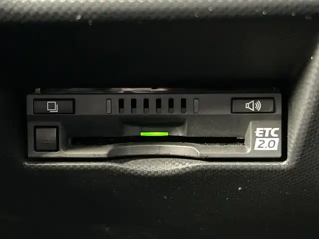 トヨタ ライズ XS 愛知県 2021(令3)年 3.6万km シャイニングホワイトパール ワンオーナー/メーカーオプション7型ナビ【Bluetooth フルセグ USB】/バックカメラ/ビルトインETC/ドライブレコーダー/トヨタセーフティセンス/・衝突軽減/・レーンキープアシスト/・オートマチックハイビーム/オートライト/LEDヘッドライト/ヘッドライトレベライザー/アイドリングストップ/クリアランスソナー/純正ドアバイザー/純正フロアマット/スマートキー【スペア1本】/保証書/禁煙車