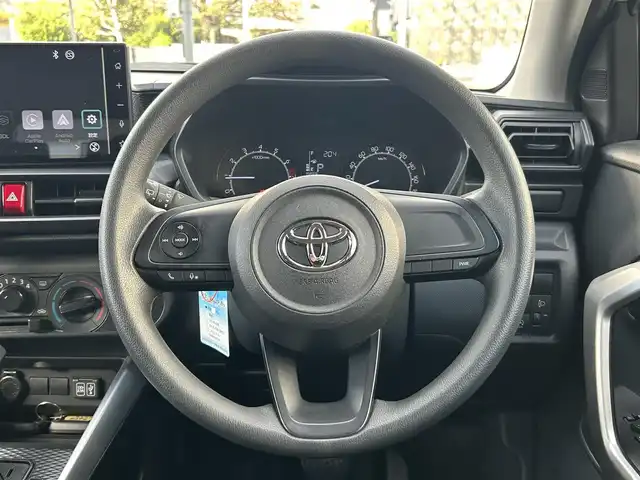 トヨタ ライズ XS 愛知県 2021(令3)年 3.6万km シャイニングホワイトパール ワンオーナー/メーカーオプション7型ナビ【Bluetooth フルセグ USB】/バックカメラ/ビルトインETC/ドライブレコーダー/トヨタセーフティセンス/・衝突軽減/・レーンキープアシスト/・オートマチックハイビーム/オートライト/LEDヘッドライト/ヘッドライトレベライザー/アイドリングストップ/クリアランスソナー/純正ドアバイザー/純正フロアマット/スマートキー【スペア1本】/保証書/禁煙車