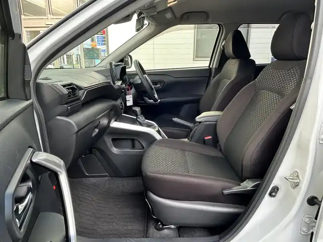 トヨタ ライズ XS 愛知県 2021(令3)年 3.6万km シャイニングホワイトパール ワンオーナー/メーカーオプション7型ナビ【Bluetooth フルセグ USB】/バックカメラ/ビルトインETC/ドライブレコーダー/トヨタセーフティセンス/・衝突軽減/・レーンキープアシスト/・オートマチックハイビーム/オートライト/LEDヘッドライト/ヘッドライトレベライザー/アイドリングストップ/クリアランスソナー/純正ドアバイザー/純正フロアマット/スマートキー【スペア1本】/保証書/禁煙車