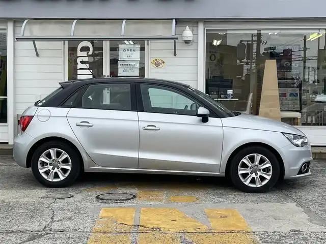 アウディ Ａ１ スポーツバック 1．4TFSI 神奈川県 2013(平25)年 1.1万km シルバー ワンオーナー/純正HDDナビ/　（CD・SD）/フルセグTV/キセノンライト/ETC/純正15インチAW/スマートキー×2/保証書/取扱説明書/天張り張替え済み/H26～R7ディーラー記録簿有り