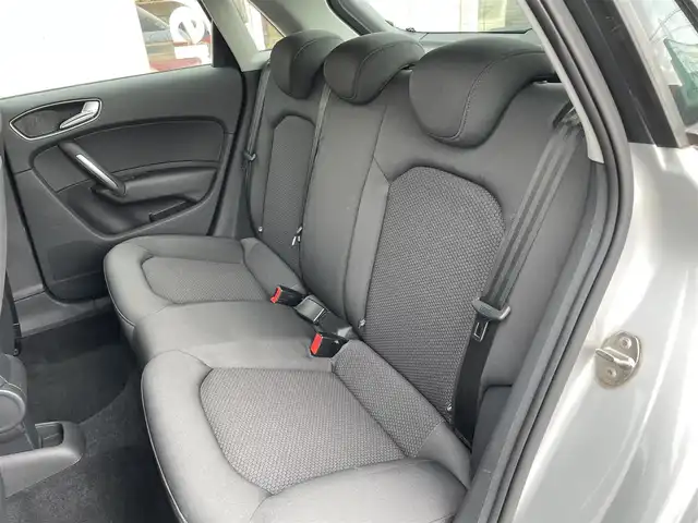 アウディ Ａ１ スポーツバック 1．4TFSI 神奈川県 2013(平25)年 1.1万km シルバー ワンオーナー/純正HDDナビ/　（CD・SD）/フルセグTV/キセノンライト/ETC/純正15インチAW/スマートキー×2/保証書/取扱説明書/天張り張替え済み/H26～R7ディーラー記録簿有り