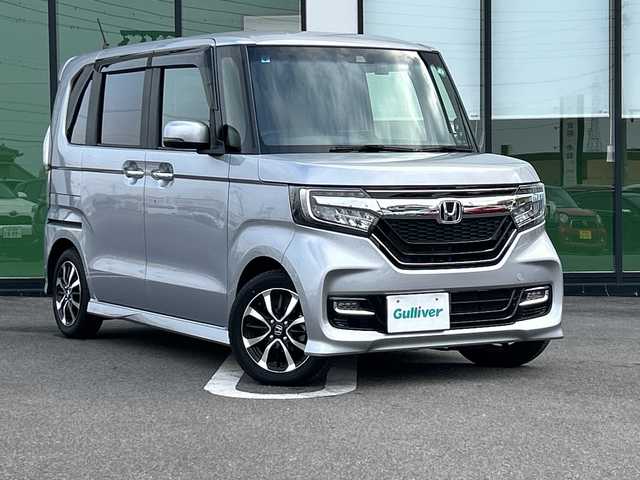 ホンダ Ｎ ＢＯＸ カスタム G L ホンダセンシング 岐阜県 2019(令1)年 2.7万km ルナシルバーM 登録時走行距離26208km/片側パワースライドドア/レーダークルーズコントロール/ＵＳＢ充電/純正アルミホイール/フルセグＴＶ/レーンキープアシスト/ビルトインＥＴＣ/LEDヘッドライト/Ｂｌｕｅｔｏｏｔｈ/衝突軽減システム/スマートキー/ドアバイザー/アルカンターラ調シート