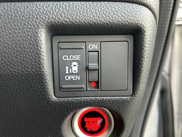 ホンダ Ｎ ＢＯＸ カスタム G L ホンダセンシング 岐阜県 2019(令1)年 2.7万km ルナシルバーM 登録時走行距離26208km/片側パワースライドドア/レーダークルーズコントロール/ＵＳＢ充電/純正アルミホイール/フルセグＴＶ/レーンキープアシスト/ビルトインＥＴＣ/LEDヘッドライト/Ｂｌｕｅｔｏｏｔｈ/衝突軽減システム/スマートキー/ドアバイザー/アルカンターラ調シート