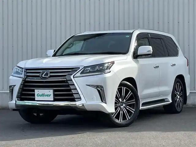 レクサス ＬＸ 570 神奈川県 2018(平30)年 6.5万km ソニッククォーツ ・１２．３インチディスプレイ　/・全周囲モニター　/・ムーンルーフ　/・リヤシートエンターテイメントシステム/・Ｂｌｕｅｔｏｏｔｈ　/・Ｂｌｕ－ｒａｙ　ＤＶＤ　CD　/・ＥＴＣ２．０　/・ヘッドアップディスプレイ/・パドルシフト/・パワーシート　/・シートヒーター　/・ハンドルヒーター/・シートベンチレーション　/・パワーバックドア/・レクサスセーフティシステム/・レーダークルーズコントロール/・ＬＥＤヘッドライト/・純正アルミホイール/・ドライブレコーダー（コムテックHDR360G）/・クーラーBOX/・リヤサンシェード/・オートリトラクタブルミラー