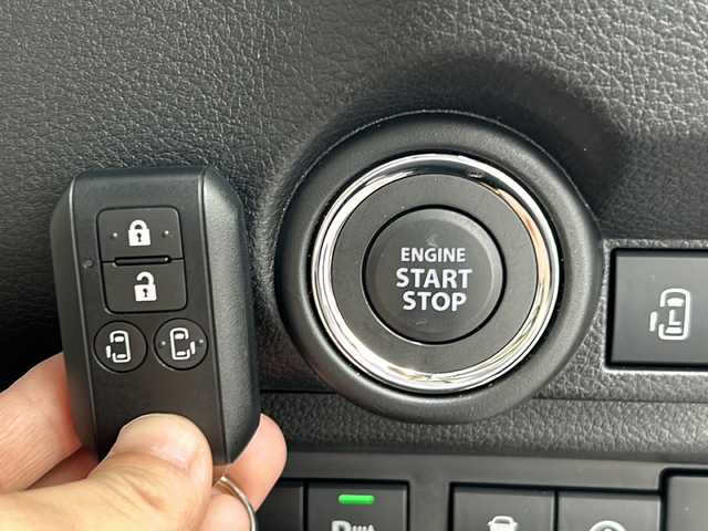 スズキ ワゴンＲ スマイル HYBRID X 鳥取県 2024(令6)年 0.8万km ピュアホワイトP 女性ワンオーナー/スマートキー/デュアルカメラサポート/レーンデパーチャー/ドライブレコーダー/クリアランスソナー/両側パワースライド/全方位カメラ/メーカーナビゲーション/フルセグ・Bluetooth/オートエアコン/D席シートヒーター/ベンチシート/LEDヘッドライト/LEDフォグライト/メッキリアガーニッシュ/ビルトインETC/保証書・取説