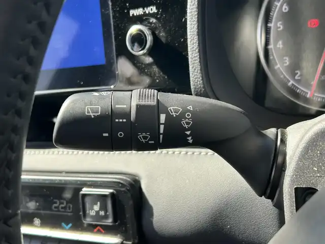 トヨタ ノア S－Z 岩手県 2022(令4)年 1.6万km ホワイトパールクリスタルシャイン ワンオーナー/T-Connectナビ/トヨタセーフティーセンス/・レーンディパーチャーアラート/・プリクラッシュセーフティー/・プロアクティブドライビングアシスト/・クリアランスソナー/・リアカメラディテクション/・パーキングサポートブレーキ/・ロードサインアシスト/両側パワースライドドア/レーダークルーズコントロール/パノラミックビューモニター/バックカメラ/フロントビュー/パーキングアシスト/シートヒーター/ビルトインETC2.0/LEDヘッドライト/フォグランプ/オートライト/オートマチックハイビーム/Bluetooth/フルセグTV/TVキット（スイッチ切替式）/純正フロアマット/革巻きステアリング/プッシュスタート/スマートキー/スペアキー