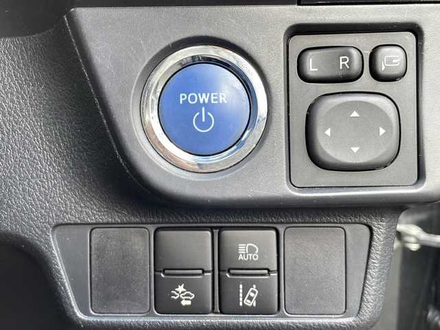 トヨタ カローラ フィールダー ハイブリッドG ダブルバイビー 福岡県 2015(平27)年 14.6万km ブラックマイカ 社外メモリナビ/MDV-Z702W/フルセグTV/BT接続/スマートキー/プッシュスタート/nanoeエアコン/ビルトインETC/純正ドアバイザー/純正フロアマット/純正16インチアルミホイール