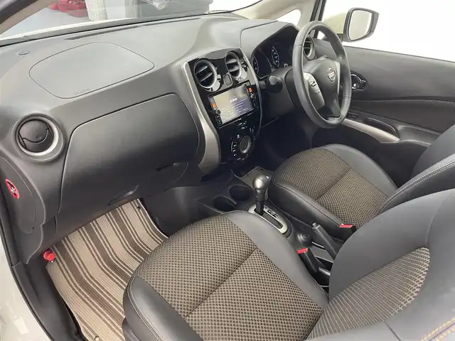 日産 ノート メダリスト X Vセレクション+セーフティⅡ 滋賀県 2016(平28)年 3.4万km ブリリアントホワイトパール 純正7インチナビ/【Bluetooth/CD/DVD/フルセグTV】/ハーフレザーシート/全方位カメラ/クリアランスソナー/レーンキープアシスト/衝突軽減ブレーキ/LEDヘッドライト/オートライト/プッシュスタート/スマートキー