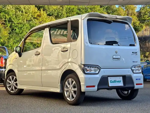 スズキ ワゴンＲ カスタムＺ HYBRID ZX 大阪府 2023(令5)年 0.3万km ピュアホワイトP /ワンオーナー//禁煙車//メーカー純正ディスプレイオーディオ/【AndroidAuto・AppleCarPlay・Bluetooth・AM/FM】//ヘッドアップディスプレイ//スズキセーフティサポート//レーダークルーズコントロール（全車速追従機能付き）//オートライト//オートハイビーム//前後カメラ//全方位カメラ//純正14インチAW//LEDヘッドライト//Wサイドエアバック//プッシュスタート//スマートキー//保証書//取扱説明書//スペアキー