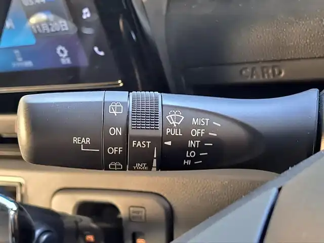 スズキ ワゴンＲ カスタムＺ HYBRID ZX 大阪府 2023(令5)年 0.3万km ピュアホワイトP /ワンオーナー//禁煙車//メーカー純正ディスプレイオーディオ/【AndroidAuto・AppleCarPlay・Bluetooth・AM/FM】//ヘッドアップディスプレイ//スズキセーフティサポート//レーダークルーズコントロール（全車速追従機能付き）//オートライト//オートハイビーム//前後カメラ//全方位カメラ//純正14インチAW//LEDヘッドライト//Wサイドエアバック//プッシュスタート//スマートキー//保証書//取扱説明書//スペアキー