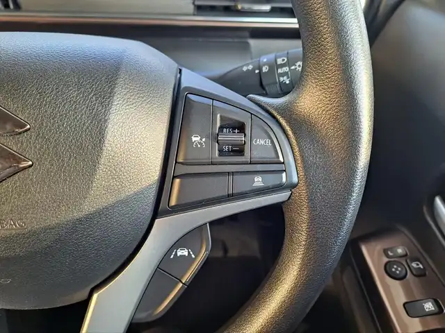 スズキ ワゴンＲ カスタムＺ HYBRID ZX 大阪府 2023(令5)年 0.3万km ピュアホワイトP /ワンオーナー//禁煙車//メーカー純正ディスプレイオーディオ/【AndroidAuto・AppleCarPlay・Bluetooth・AM/FM】//ヘッドアップディスプレイ//スズキセーフティサポート//レーダークルーズコントロール（全車速追従機能付き）//オートライト//オートハイビーム//前後カメラ//全方位カメラ//純正14インチAW//LEDヘッドライト//Wサイドエアバック//プッシュスタート//スマートキー//保証書//取扱説明書//スペアキー