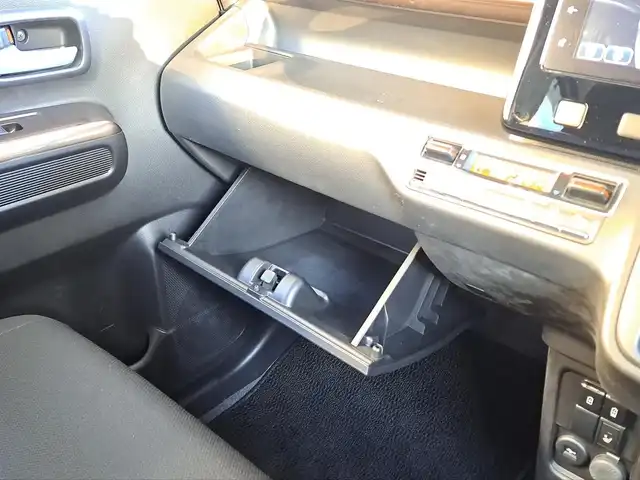 スズキ ワゴンＲ カスタムＺ HYBRID ZX 大阪府 2023(令5)年 0.3万km ピュアホワイトP /ワンオーナー//禁煙車//メーカー純正ディスプレイオーディオ/【AndroidAuto・AppleCarPlay・Bluetooth・AM/FM】//ヘッドアップディスプレイ//スズキセーフティサポート//レーダークルーズコントロール（全車速追従機能付き）//オートライト//オートハイビーム//前後カメラ//全方位カメラ//純正14インチAW//LEDヘッドライト//Wサイドエアバック//プッシュスタート//スマートキー//保証書//取扱説明書//スペアキー