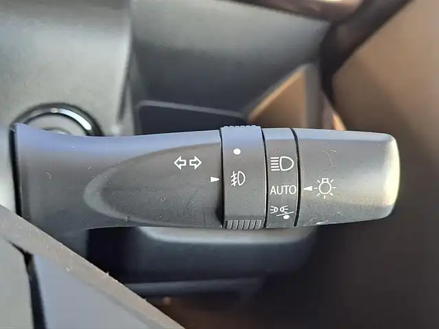 スズキ ワゴンＲ カスタムＺ HYBRID ZX 大阪府 2023(令5)年 0.3万km ピュアホワイトP /ワンオーナー//禁煙車//メーカー純正ディスプレイオーディオ/【AndroidAuto・AppleCarPlay・Bluetooth・AM/FM】//ヘッドアップディスプレイ//スズキセーフティサポート//レーダークルーズコントロール（全車速追従機能付き）//オートライト//オートハイビーム//前後カメラ//全方位カメラ//純正14インチAW//LEDヘッドライト//Wサイドエアバック//プッシュスタート//スマートキー//保証書//取扱説明書//スペアキー