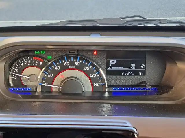 スズキ ワゴンＲ カスタムＺ HYBRID ZX 大阪府 2023(令5)年 0.3万km ピュアホワイトP /ワンオーナー//禁煙車//メーカー純正ディスプレイオーディオ/【AndroidAuto・AppleCarPlay・Bluetooth・AM/FM】//ヘッドアップディスプレイ//スズキセーフティサポート//レーダークルーズコントロール（全車速追従機能付き）//オートライト//オートハイビーム//前後カメラ//全方位カメラ//純正14インチAW//LEDヘッドライト//Wサイドエアバック//プッシュスタート//スマートキー//保証書//取扱説明書//スペアキー