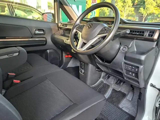 スズキ ワゴンＲ カスタムＺ HYBRID ZX 大阪府 2023(令5)年 0.3万km ピュアホワイトP /ワンオーナー//禁煙車//メーカー純正ディスプレイオーディオ/【AndroidAuto・AppleCarPlay・Bluetooth・AM/FM】//ヘッドアップディスプレイ//スズキセーフティサポート//レーダークルーズコントロール（全車速追従機能付き）//オートライト//オートハイビーム//前後カメラ//全方位カメラ//純正14インチAW//LEDヘッドライト//Wサイドエアバック//プッシュスタート//スマートキー//保証書//取扱説明書//スペアキー