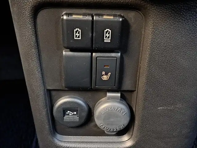 スズキ ワゴンＲ カスタムＺ HYBRID ZX 大阪府 2023(令5)年 0.3万km ピュアホワイトP /ワンオーナー//禁煙車//メーカー純正ディスプレイオーディオ/【AndroidAuto・AppleCarPlay・Bluetooth・AM/FM】//ヘッドアップディスプレイ//スズキセーフティサポート//レーダークルーズコントロール（全車速追従機能付き）//オートライト//オートハイビーム//前後カメラ//全方位カメラ//純正14インチAW//LEDヘッドライト//Wサイドエアバック//プッシュスタート//スマートキー//保証書//取扱説明書//スペアキー