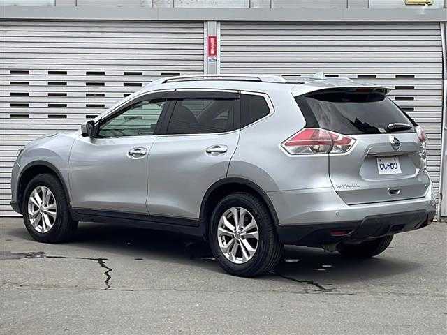 日産 エクストレイル 20Xt エマージェンシーブレーキ 道央・札幌 2016(平28)年 8.6万km ブリリアントシルバー (株)IDOMが運営する【じしゃロン札幌店】の自社ローン専用車両になりますこちらは現金またはオートローンご利用価格です。自社ローンご希望の方は別途その旨お申し付けください。/純正ナビ/（CD/BT/フルセグTV）/三列シート/エマージェンシーブレーキ/アラウンドビューモニター/クルーズコントロール/ヒルディセントコントロール/パワーバックドア/カプロンシート/シートヒーター/ルーフレール/純正アルミホイール/スマートキー/プッシュスタート/保証書、取説