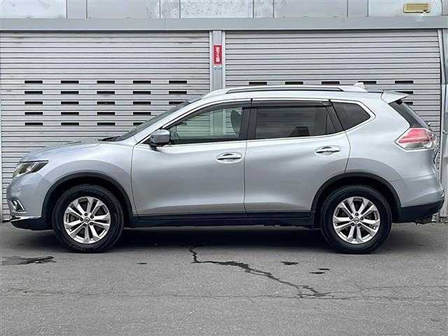 日産 エクストレイル 20Xt エマージェンシーブレーキ 道央・札幌 2016(平28)年 8.6万km ブリリアントシルバー (株)IDOMが運営する【じしゃロン札幌店】の自社ローン専用車両になりますこちらは現金またはオートローンご利用価格です。自社ローンご希望の方は別途その旨お申し付けください。/純正ナビ/（CD/BT/フルセグTV）/三列シート/エマージェンシーブレーキ/アラウンドビューモニター/クルーズコントロール/ヒルディセントコントロール/パワーバックドア/カプロンシート/シートヒーター/ルーフレール/純正アルミホイール/スマートキー/プッシュスタート/保証書、取説