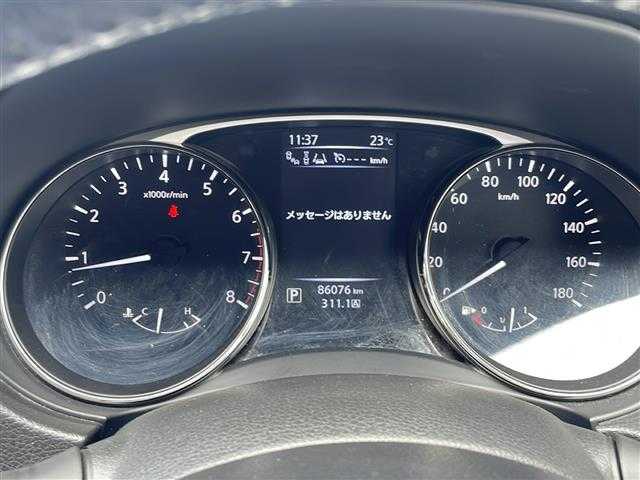 日産 エクストレイル 20Xt エマージェンシーブレーキ 道央・札幌 2016(平28)年 8.6万km ブリリアントシルバー (株)IDOMが運営する【じしゃロン札幌店】の自社ローン専用車両になりますこちらは現金またはオートローンご利用価格です。自社ローンご希望の方は別途その旨お申し付けください。/純正ナビ/（CD/BT/フルセグTV）/三列シート/エマージェンシーブレーキ/アラウンドビューモニター/クルーズコントロール/ヒルディセントコントロール/パワーバックドア/カプロンシート/シートヒーター/ルーフレール/純正アルミホイール/スマートキー/プッシュスタート/保証書、取説