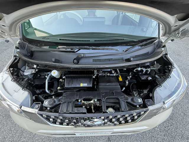 日産 ルークス オーテック 千葉県 2022(令4)年 0.5万km フローズンバニラパール 純正ナビ/Bluetooth/フルセグ/インテリジェントエマージェンシーブレーキ/両側パワースライドドア/アラウンドビューモニター/デジタルインナーミラー/ETC/前後ドラレコ/ステアリングスイッチ/ハーフレザーシート/オートライト
