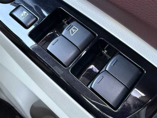 日産 ルークス オーテック 千葉県 2022(令4)年 0.5万km フローズンバニラパール 純正ナビ/Bluetooth/フルセグ/インテリジェントエマージェンシーブレーキ/両側パワースライドドア/アラウンドビューモニター/デジタルインナーミラー/ETC/前後ドラレコ/ステアリングスイッチ/ハーフレザーシート/オートライト