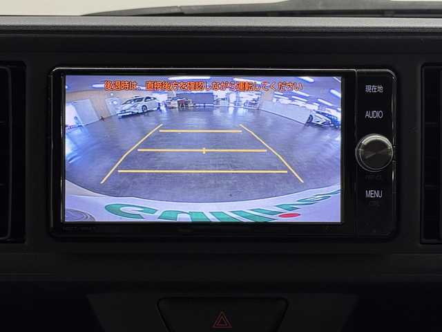 トヨタ パッソ X Lパッケージ S 三重県 2017(平29)年 3.8万km キナコメタリック ガソリン/FF/インパネCVT/純正 7インチナビ NSZT-W66T/（AM/FM/CD/DVD/TV/SD/SDREC/Bluetooth）/バックカメラ/安全/・衝突回避支援ブレーキ機能/・衝突警報機能/・車線逸脱警報機能/・VSC/・TRC（トラクションコントロールシステム）/装備/・LEDヘッドランプ/・オートエアコン/・プッシュスタート/・ステアリングスイッチ/・後席シートベルトインジケーター/・電動格納ドアミラー/・純正ホイールキャップ＋14インチスチールホイール/・スマートキーx1/・パワーステアリング/・パワーウインドウ（全ドア）/など