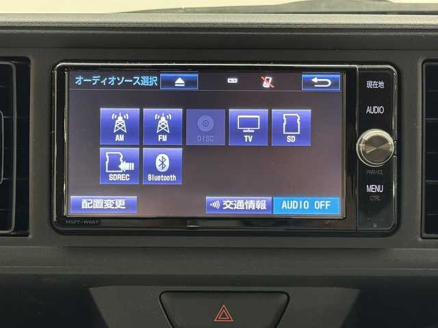 トヨタ パッソ X Lパッケージ S 三重県 2017(平29)年 3.8万km キナコメタリック ガソリン/FF/インパネCVT/純正 7インチナビ NSZT-W66T/（AM/FM/CD/DVD/TV/SD/SDREC/Bluetooth）/バックカメラ/安全/・衝突回避支援ブレーキ機能/・衝突警報機能/・車線逸脱警報機能/・VSC/・TRC（トラクションコントロールシステム）/装備/・LEDヘッドランプ/・オートエアコン/・プッシュスタート/・ステアリングスイッチ/・後席シートベルトインジケーター/・電動格納ドアミラー/・純正ホイールキャップ＋14インチスチールホイール/・スマートキーx1/・パワーステアリング/・パワーウインドウ（全ドア）/など