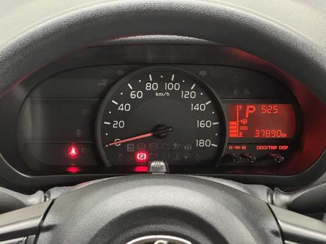 トヨタ パッソ X Lパッケージ S 三重県 2017(平29)年 3.8万km キナコメタリック ガソリン/FF/インパネCVT/純正 7インチナビ NSZT-W66T/（AM/FM/CD/DVD/TV/SD/SDREC/Bluetooth）/バックカメラ/安全/・衝突回避支援ブレーキ機能/・衝突警報機能/・車線逸脱警報機能/・VSC/・TRC（トラクションコントロールシステム）/装備/・LEDヘッドランプ/・オートエアコン/・プッシュスタート/・ステアリングスイッチ/・後席シートベルトインジケーター/・電動格納ドアミラー/・純正ホイールキャップ＋14インチスチールホイール/・スマートキーx1/・パワーステアリング/・パワーウインドウ（全ドア）/など