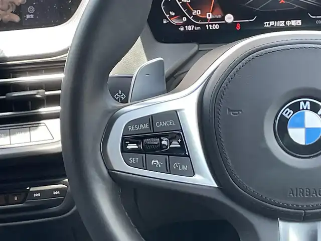 ＢＭＷ Ｍ１３５ｉ xDrive 富山県 2020(令2)年 1.2万km サファイアブラックP 登録時走行距離12017km/ワンオーナー/4WD/ターボ/純正HDDナビ/（Bluetooth/ScreenMirroring）/バックカメラ/ミラー一体型ETC/前後ドライブレコーダー/置くだけ充電/パワーバックドア/・トランクフットオープナー/デビューパッケージ/アルカンターラコンビシート/前席パワーシート/前席シートヒーター/BMW360°SAFETY/・アクティブ・クルーズ・コントロール/・衝突回避・被害軽減ブレーキ（事故回避アシスト付）/・レーン・ディパーチャー・ウォーニング/・クロス・トラフィック・ウォーニング/・ヘッドアップ・ディスプレイ/・レーン・チェンジ・ウォーニング/・アクティブ・サイド・コリジョン・プロテクション/・前車接近警告機能/横滑り防止装置/オートライト/純正LEDヘッドライト/純正18インチルミホイール/スマートキー/スペアキー1本/保証書/取扱説明書