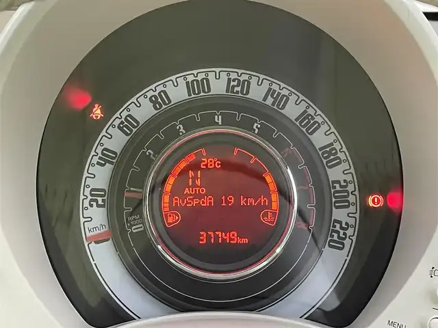 フィアット ５００ 1．2 ポップ 福岡県 2018(平30)年 3.8万km ビアンコ・ガーラ 純正Uconnectディスプレイオーディオ/　(AM/FM/Bluetooth/USB/AUX)/横滑り防止/ドライブモードスイッチ/革巻きステアリング/ステアリングスイッチ/純正フロアマット/純正前後ドライブレコーダー【WHSR-510】/ETC/アクセサリーソケット/ISOFIX/スペアキー×1(鍵のみ)/保証書/取扱説明書/ディスプレイオーディオ取扱説明書
