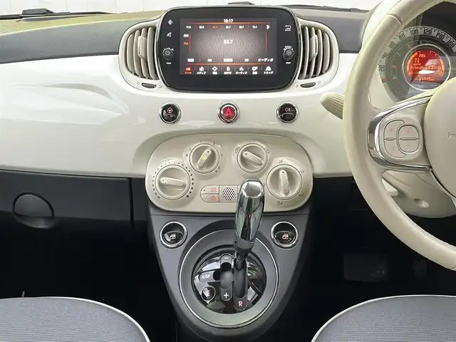フィアット ５００ 1．2 ポップ 福岡県 2018(平30)年 3.8万km ビアンコ・ガーラ 純正Uconnectディスプレイオーディオ/　(AM/FM/Bluetooth/USB/AUX)/横滑り防止/ドライブモードスイッチ/革巻きステアリング/ステアリングスイッチ/純正フロアマット/純正前後ドライブレコーダー【WHSR-510】/ETC/アクセサリーソケット/ISOFIX/スペアキー×1(鍵のみ)/保証書/取扱説明書/ディスプレイオーディオ取扱説明書
