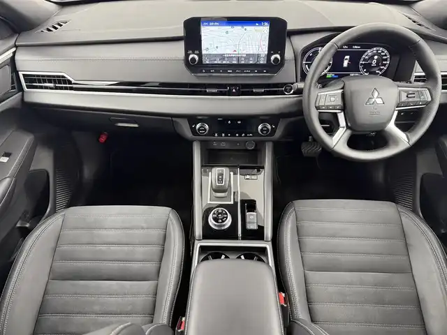 三菱 アウトランダー ＰＨＥＶ ブラックエディション 愛知県 2022(令4)年 0.4万km 赤 4WD/e-Assist/　オートマチックハイビーム/　・衝突被害軽減ブレーキ/　・車線逸脱警報機能/　・ふらつき警報/マイパイロット/　・レーダークルーズコントロール/　・車線維持支援機能/純正12.3インチHDDナビ/　・Bluetoot/　・フルセグTV/　・AppleCarplay/　・AndroidAuto/マルチアラウンドモニター/ビルトインETC2.0/革巻きステアリング/ステアリングヒーター/ステアリングリモコン/パドルシフト/ハーフレザーシート/シートヒーター/パワーシート/パワーバックドア/AC100V/置くだけ充電/純正LEDヘッドライト/フォグランプ/純正20インチAW