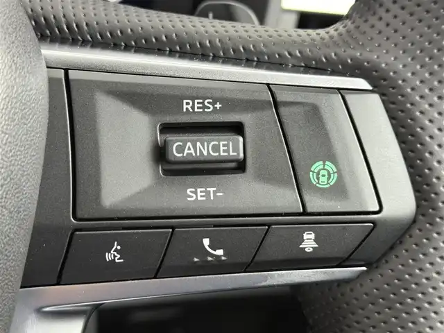 三菱 アウトランダー ＰＨＥＶ ブラックエディション 愛知県 2022(令4)年 0.4万km 赤 4WD/e-Assist/　オートマチックハイビーム/　・衝突被害軽減ブレーキ/　・車線逸脱警報機能/　・ふらつき警報/マイパイロット/　・レーダークルーズコントロール/　・車線維持支援機能/純正12.3インチHDDナビ/　・Bluetoot/　・フルセグTV/　・AppleCarplay/　・AndroidAuto/マルチアラウンドモニター/ビルトインETC2.0/革巻きステアリング/ステアリングヒーター/ステアリングリモコン/パドルシフト/ハーフレザーシート/シートヒーター/パワーシート/パワーバックドア/AC100V/置くだけ充電/純正LEDヘッドライト/フォグランプ/純正20インチAW