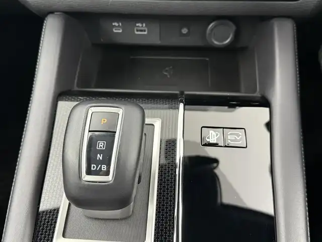 三菱 アウトランダー ＰＨＥＶ ブラックエディション 愛知県 2022(令4)年 0.4万km 赤 4WD/e-Assist/　オートマチックハイビーム/　・衝突被害軽減ブレーキ/　・車線逸脱警報機能/　・ふらつき警報/マイパイロット/　・レーダークルーズコントロール/　・車線維持支援機能/純正12.3インチHDDナビ/　・Bluetoot/　・フルセグTV/　・AppleCarplay/　・AndroidAuto/マルチアラウンドモニター/ビルトインETC2.0/革巻きステアリング/ステアリングヒーター/ステアリングリモコン/パドルシフト/ハーフレザーシート/シートヒーター/パワーシート/パワーバックドア/AC100V/置くだけ充電/純正LEDヘッドライト/フォグランプ/純正20インチAW